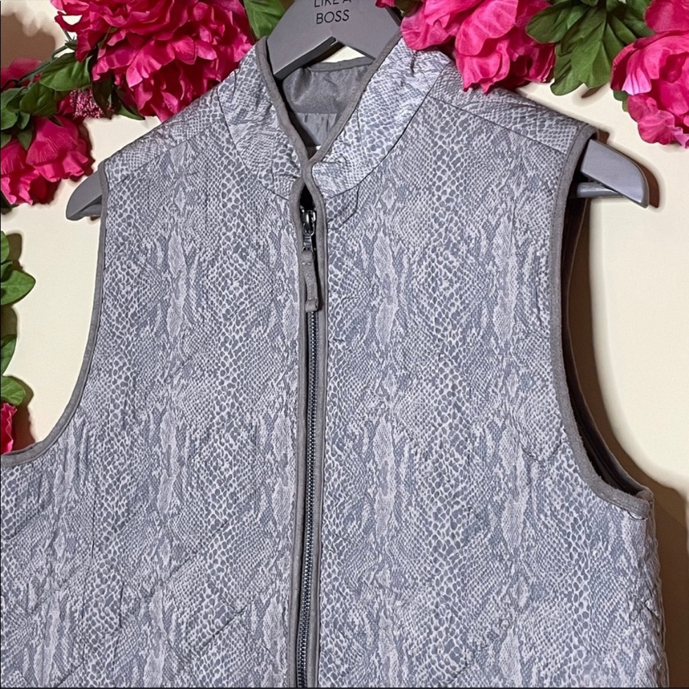 Logo By Lori Goldstein Python Print Vest Size M - image 2